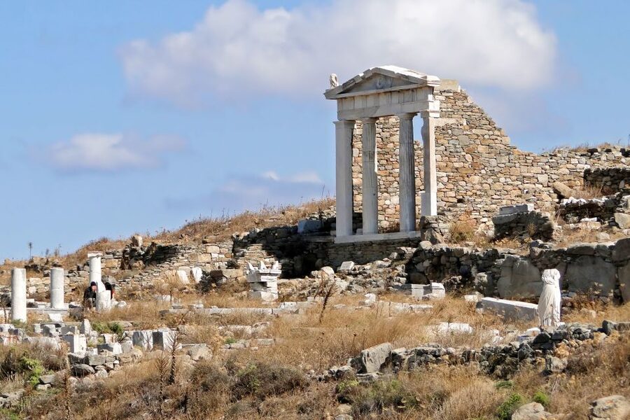 From Mykonos Cruise Port: Delos Guided Tour - Your Hour of Free Time: How to Use It Without Getting Burned