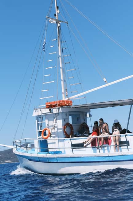 From Paros: Crab Island and Salt Lake Antiparos Boat Trip - Meeting at Paroikia Port: find the kiosk and your boat