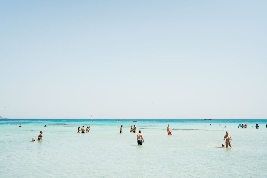 From Rethymno/Kavros: Elafonissi Pink Sand Beach Tour - Arriving at Elafonissi: the walk to the water and how to plan your time