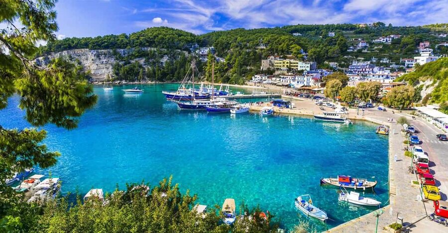 From Skiathos:Skopelos & Alonissos Boat Trip with Highlights - Blue Caves and marine views: the big scenic payoff