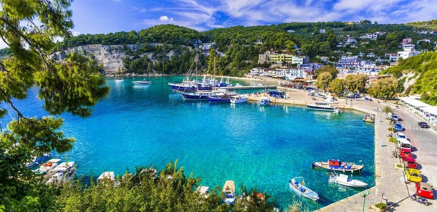 From Skiathos:Skopelos & Alonissos Boat Trip with Highlights - Dolphins and the Mamma Mia chapel: the optional wow moments