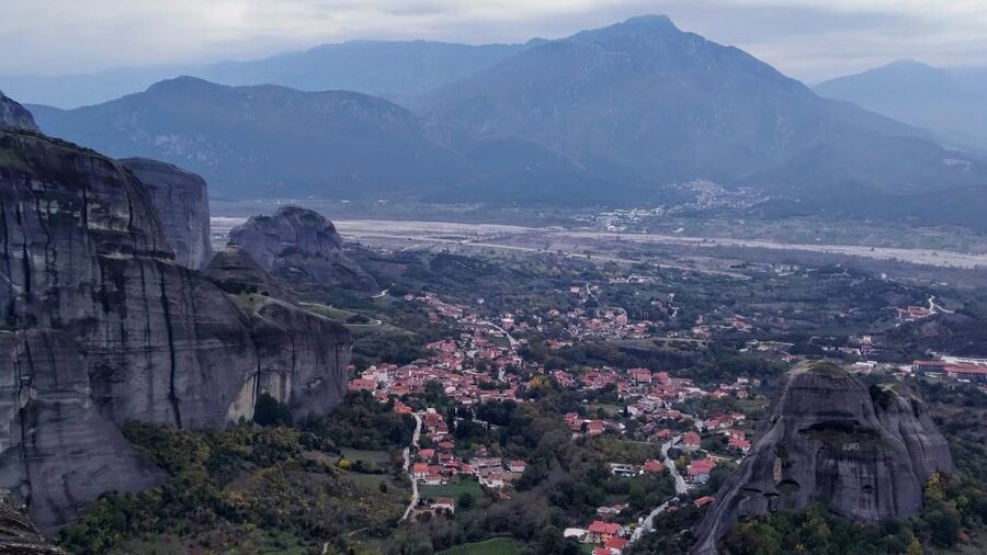 From Thessaloniki: Meteora Small Group Day Trip - Kalambaka Break Time: Coffee, Reset, and a Better Return Drive