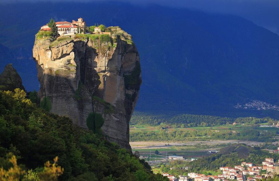 From Thessaloniki: Private Day Trip to Meteora with Transfer - Monastery Viewpoints Plus Inside Visits to 1 or 2 Major Sites