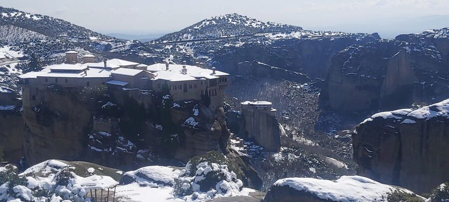 From Thessaloniki: Private Day Trip to Meteora with Transfer - Old Hermitages: Small Paths, Big Atmosphere, and Cave Views