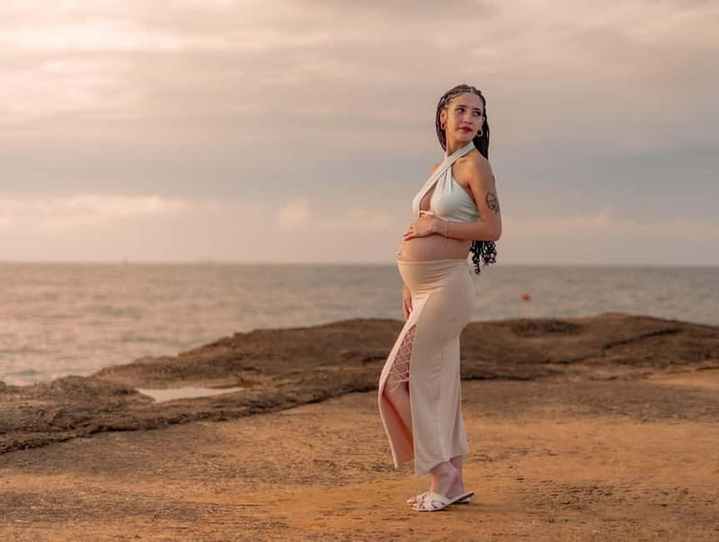 Gouves: Sunset Photoshoot with Professional Photographer - Why golden hour lighting is the real star