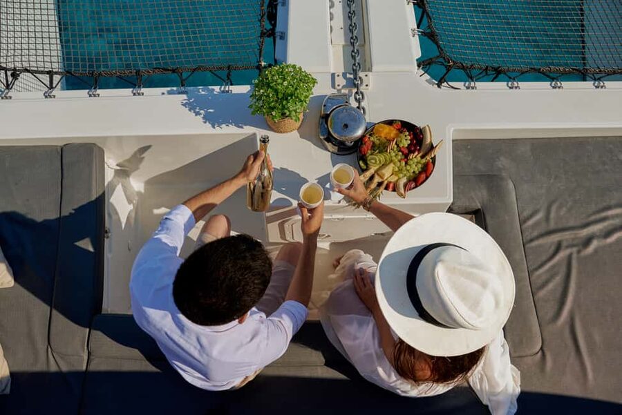 Heraklion: Catamaran Cruise to Dia Island - Drinks all day: what is included, what to expect