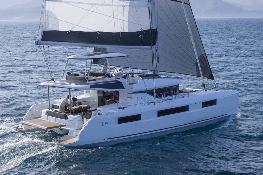 Heraklion: Dia Island Luxury Catamaran Cruise with Meal - Heraklion to Dia Island, with Koules Fortress in your wake