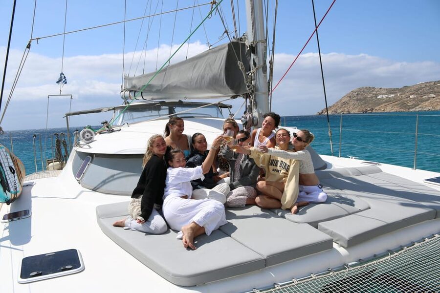 Heraklion: Dia Island Luxury Catamaran Cruise with Meal - The Lagoon 450F catamaran: space, modern feel, and a relaxed pace