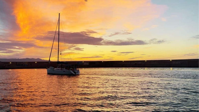 Heraklion: Dia Island Sunset Boat Tour with Dinner - Sailing back after sunset: calm views or choppy water