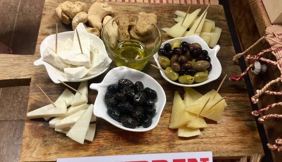 Heraklion: Food Tastings Walking Tour - The Market Visit: Olives, Rusks, and Real Vendor Energy