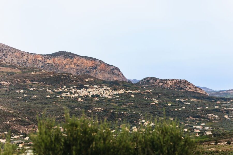 Heraklion: Horse Ride in the Cretan Mountains - Should You Book the Heraklion Finikia Horse Ride?