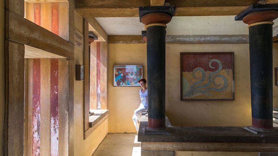 Heraklion: Knossos Private Guided Tour & Skip-the-Line Entry - Key highlights at Knossos, in plain terms