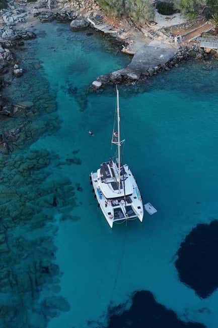 Heraklion Luxury Sailing Catamaran Dia Island | Gourmet Menu - The catamaran ride, why a motorized luxury boat feels so easy