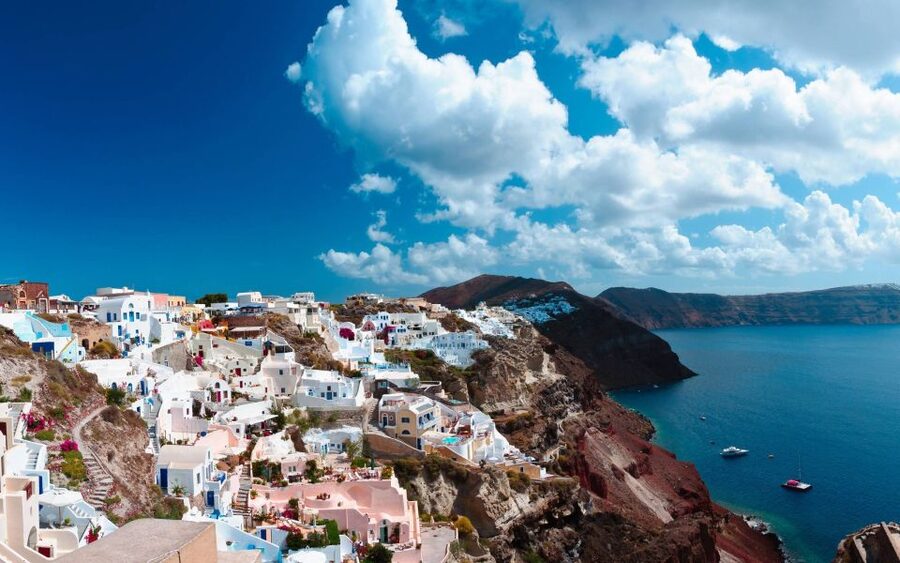 Heraklion: Santorini Day Trip with Boat Transfer & Oia Visit - Oia on the north Caldera rim: the views everyone came for