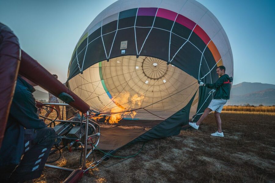 Heraklion: Sunrise Balloon Flight & Sunset Catamaran Cruise - Why this sunrise balloon plus sunset cruise works so well