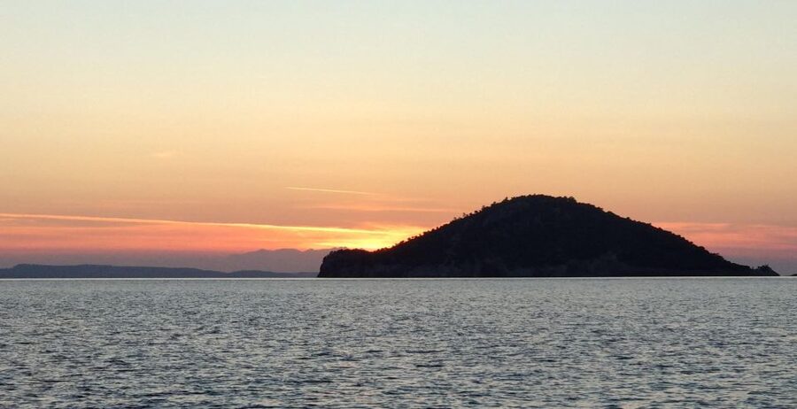 Kassandra: Sunset Sailing Boat Tour of Secluded Coves - Sunset anchoring: why the ending feels special at sea
