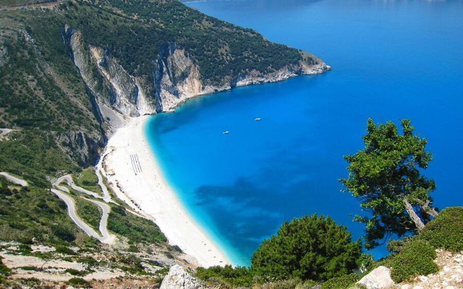 Kefalonia: Assos and Fiscardo Guided Tour - Assos Village stroll: colorful Venetian-style houses and real time to look