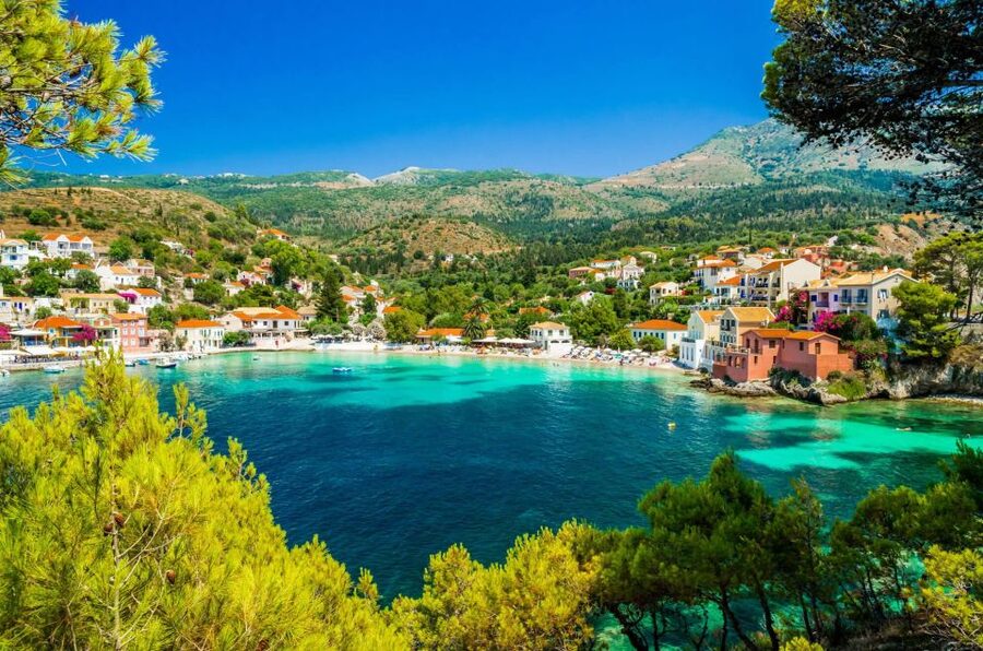 Kefalonia: Island Highlights Bus and Boat Tour with Lunch - Agia Efimia: coffee first, then the boat leaves