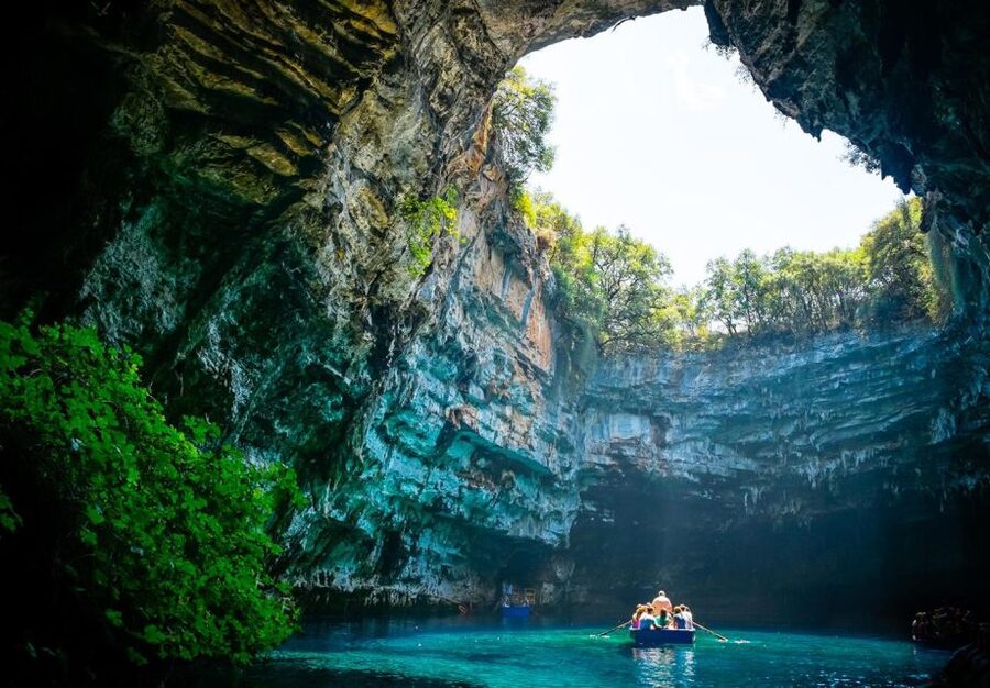 Kefalonia: Island Sightseeing Bus Tour with Hotel Transfer - Getting picked up, then letting the bus do the work
