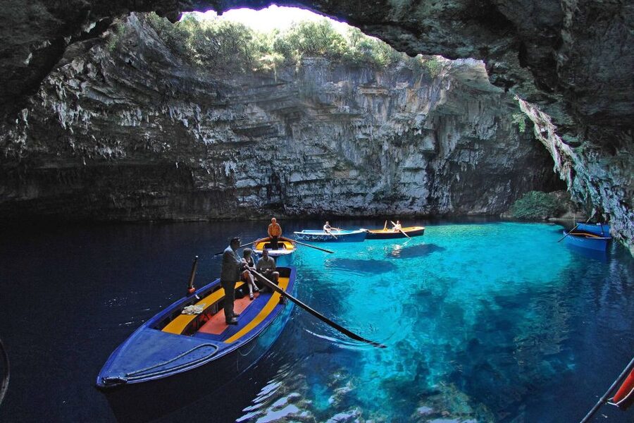 Kefalonia: Wine Tasting, Melissani, Drogarati & Fiscardo - Fiskardo lunch break: why this village survived and still feels special