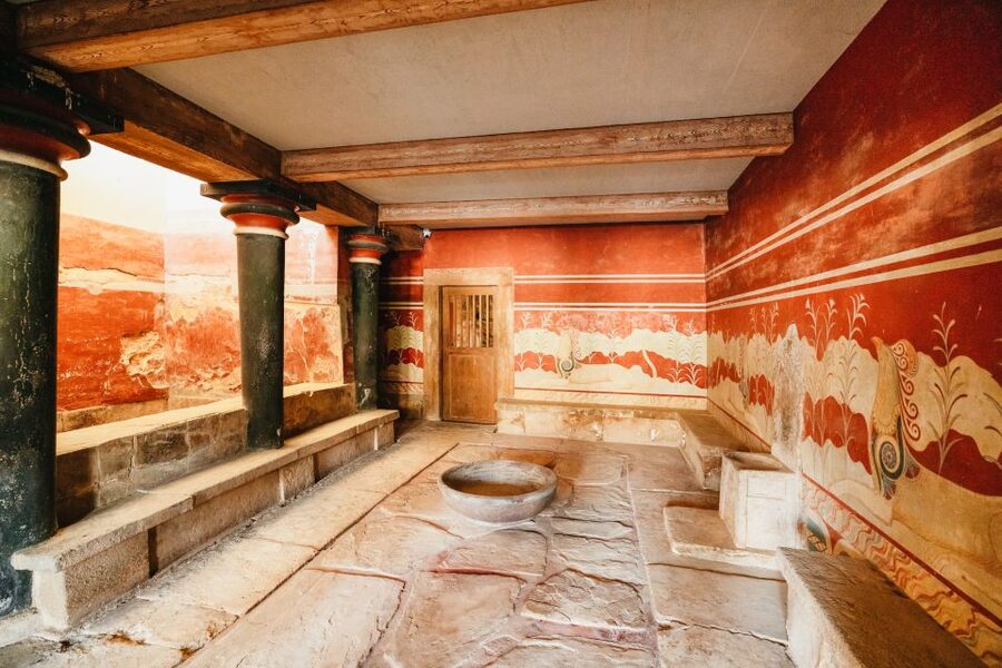 Knossos: Knossos Palace Skip-the-Line Guided Walking Tour - Inside the Palace: 1,500 Rooms, the Throne, Sanctuaries, and Storerooms