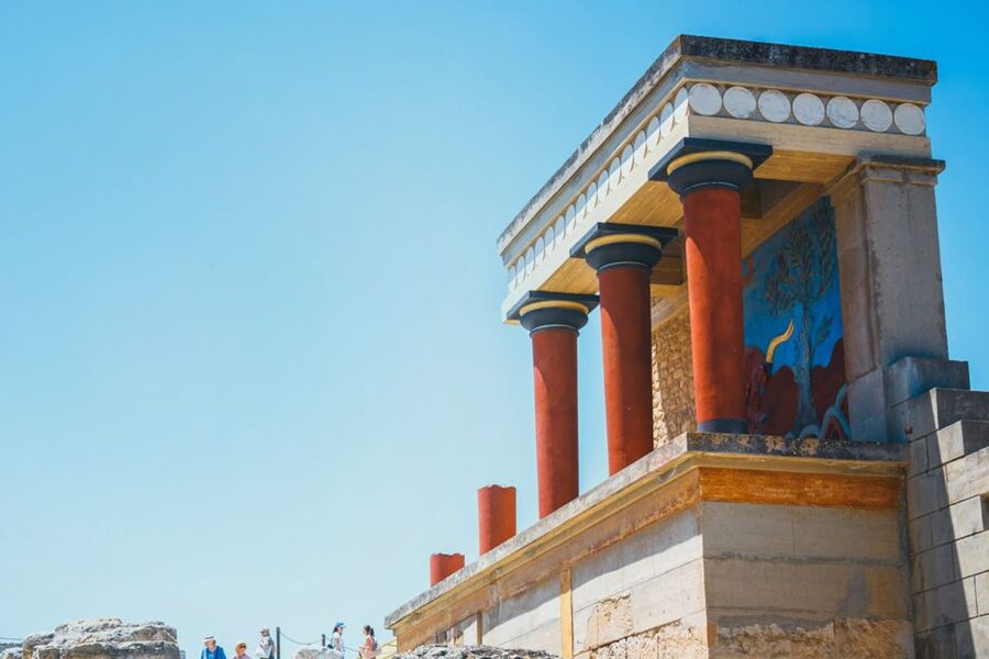 Knossos Palace: E-ticket with Audio and Heraklion City Tour - Crowds at Knossos, and the smart time strategy