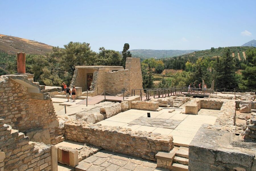 Knossos Palace guided tour - Heraklion City tour + market - Who this Knossos plus Heraklion day is best for