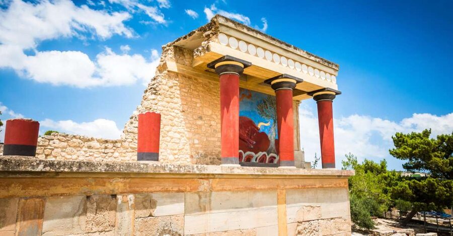 Knossos Palace & Heraklion Full-Day Tour from Rethymno Areas - The bus ride east: useful time, not wasted time