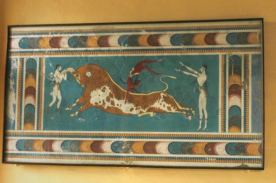 Knossos Palace Skip-the-Line Ticket & Private Guided Tour - The big story: Neolithic beginnings to a Minoan palace built in stages