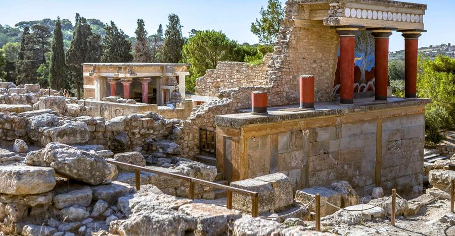 Knossos Palace Skip-the-Line Ticket & Private Guided Tour - Timing tips: the quiet factor (and why late tours feel shorter)