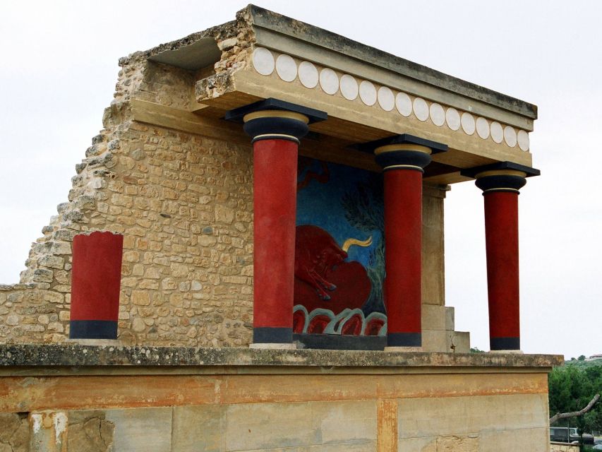 Knossos Palace Skip-the-Line Ticket & Private Guided Tour - Who should book this Knossos tour, and who should reconsider