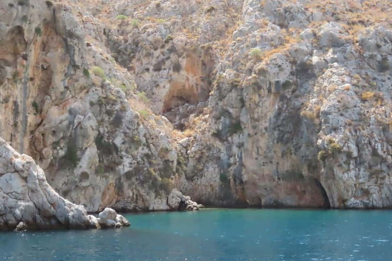 Kos : 3-Island Wooden Ship Cruise w/ Lunch on Captain Hook - Getting started on the Captain Hook wooden yacht in Kos