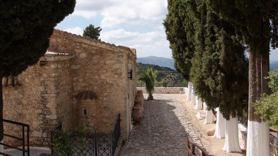 Lassithi, Zeus Cave, Olive Mill Farm & Knossos Combo Tour - Who this tour is best for, and who may want a different plan