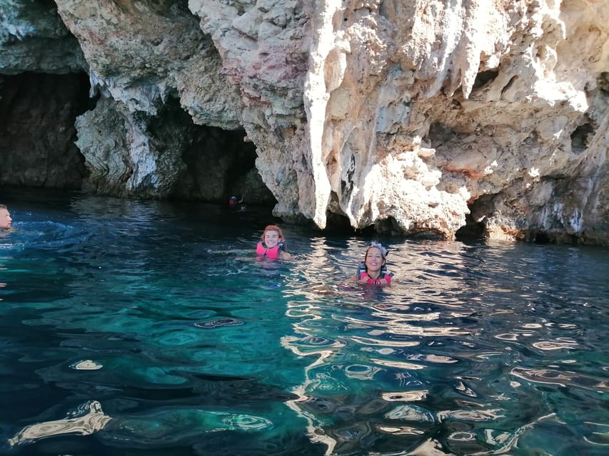 Lefkada: Blue Cave Kayak Tour with a Taste of Greece - Snorkeling Time: Starfish, Reefs, and How to Make It Fun