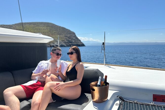 Luxury Catamaran Cruise, Dia Island –Open Bar & Lunch -Top Rated! - Luxury catamaran comfort: the small details you feel