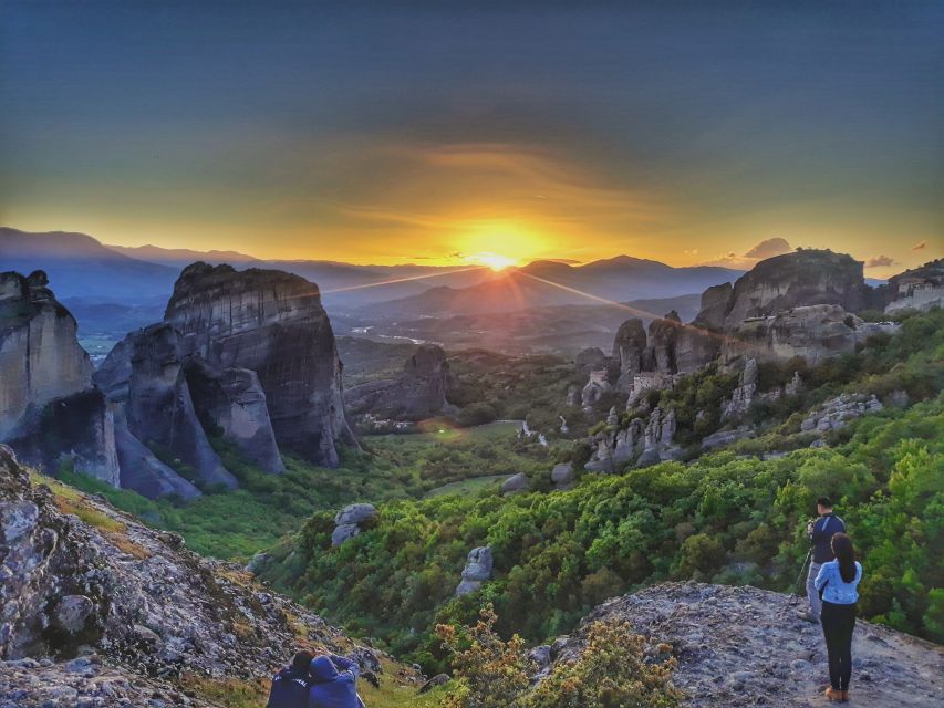 Meteora Evening Tour with Breathtaking Sunset View - Key things that make this Meteora evening tour work