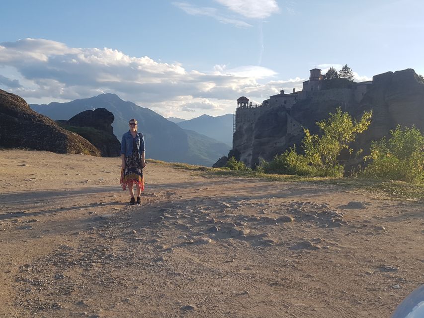 Meteora Evening Tour with Breathtaking Sunset View - The guided talk that helps you connect what you are seeing