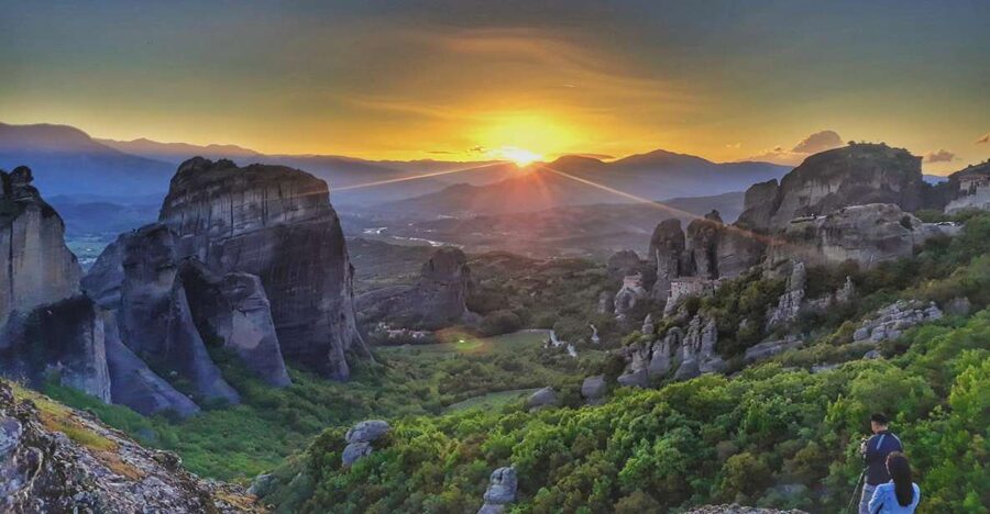 Meteora Evening Tour with Breathtaking Sunset View - Sunset from a remote peak: the photo stop that closes the loop
