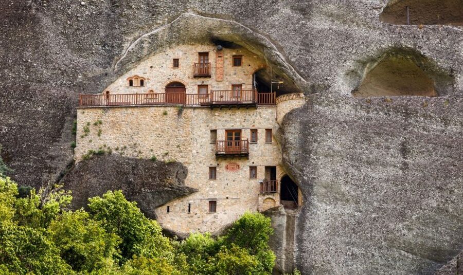 Meteora: Guided Sunset Tour with Monasteries & Caves Visit - Sunset Viewpoint: The Last 30 Minutes That Usually Steal the Show