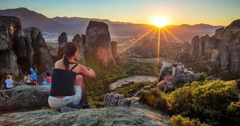 Meteora: Majestic Sunset Tour & Monasteries with Local Guide - Why This 4-Hour Sunset Plan Feels Worth It