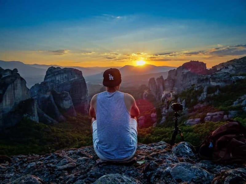 Meteora: Majestic Sunset Tour & Monasteries with Local Guide - Getting Picked Up in Kalambaka or Kastraki Without the Headache