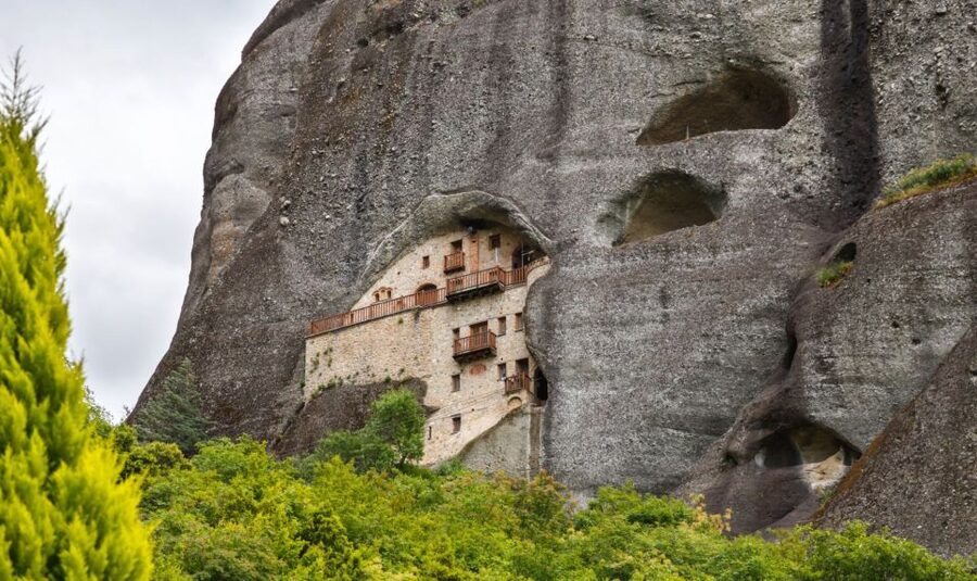 Meteora: Sunset Hike to Secret Caves - Golden sunset from the Meteora rocks: how to make the most of the last hour