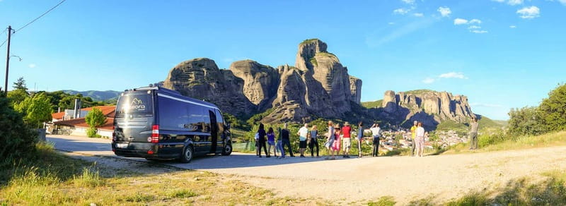 Meteora: Sunset Small Size Tour with Monasteries & Caves - Great Meteor and Varlaam: the big names and the moving viewpoints