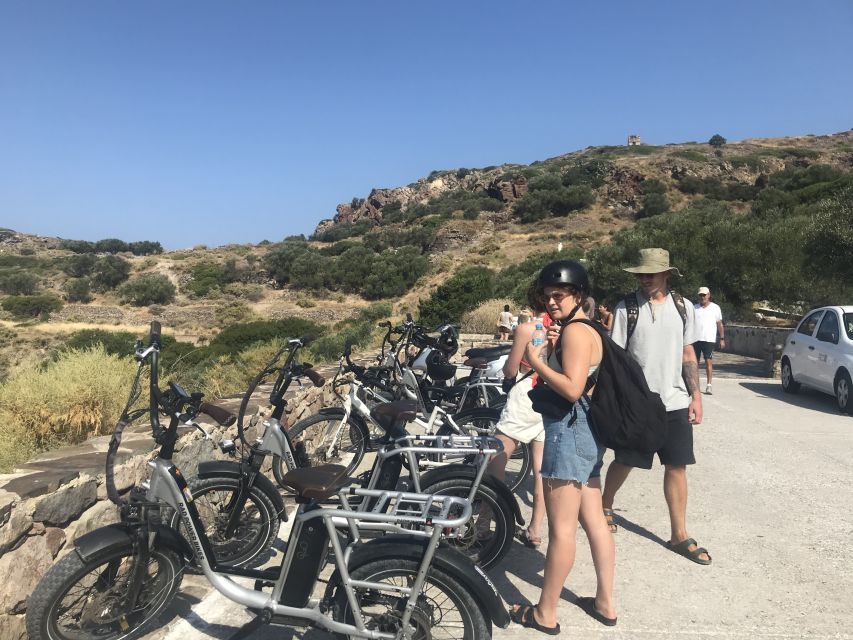 Milos: Half day electric bike tour with Sarakiniko beach - Meeting at Thalassitra and getting comfortable on the bikes