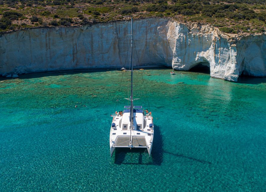 Milos: Half-Day Morning Catamaran Cruise to Kleftiko - A half-day catamaran on Milos, built for swimming