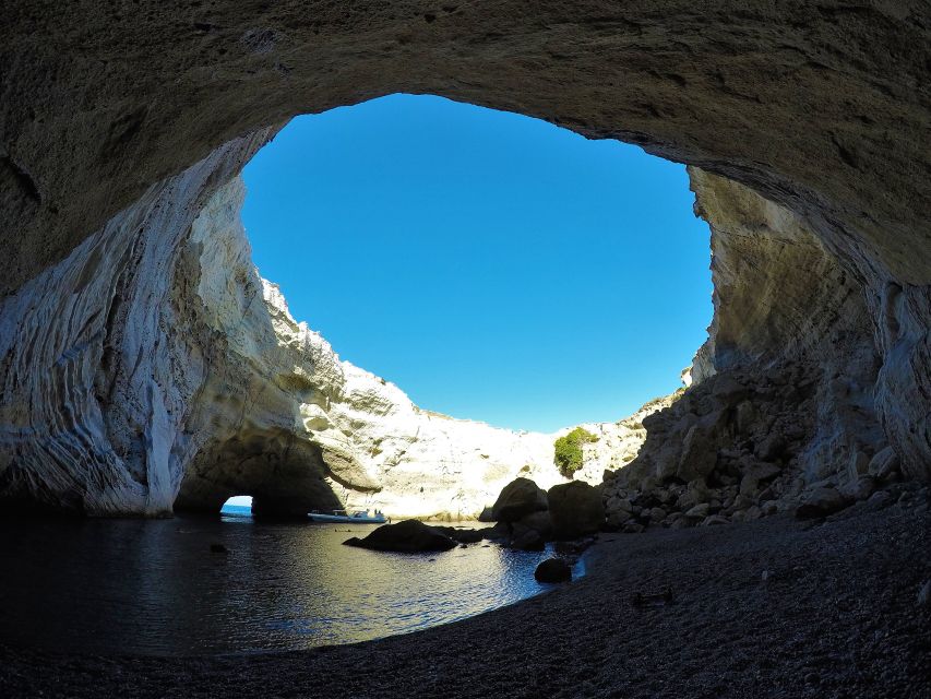 Milos: Half-Day Speedboat Cruise to Klefiko with Snorkeling - South Milos route when the north winds pick up