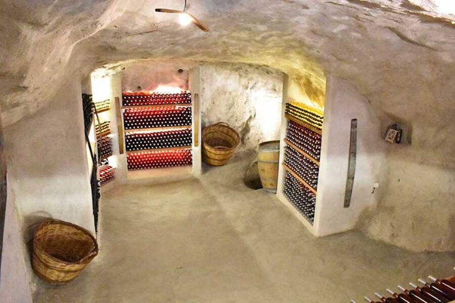 Milos Island: Kostantakis Winery Wine Tasting Experience - Getting to Pollonia and finding the winery easily