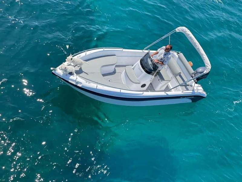 Milos: Self-Driving Boat Tour to Kleftiko - How the coastline time actually works (half-day vs full-day)