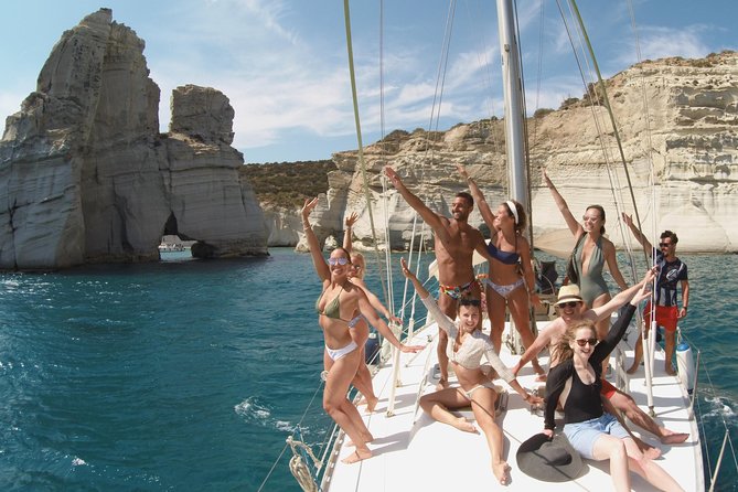 Milos Small-Group Full-Day Cruise with Snorkelling and Lunch - Key moments to clock on this Milos sailing day