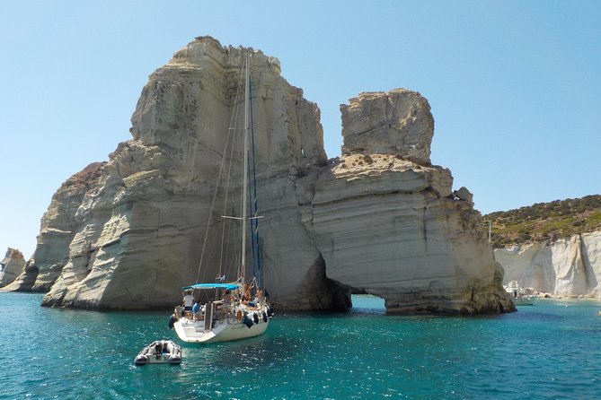 Milos Small-Group Full-Day Cruise with Snorkelling and Lunch - How this 8-hour Milos cruise keeps the day moving